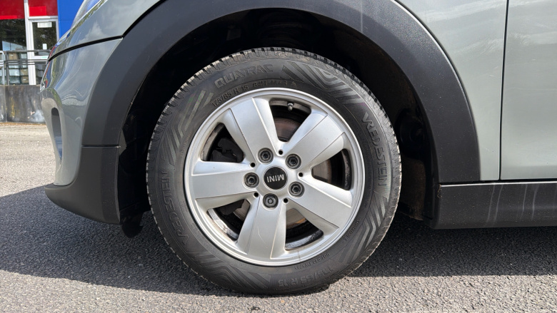 MINI Hatchback 1.5 Cooper 5dr Petrol Hatchback